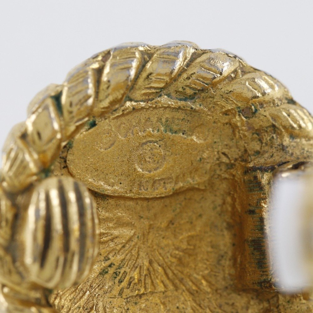 CHANEL Gold Earrings - Picture 9 of 9